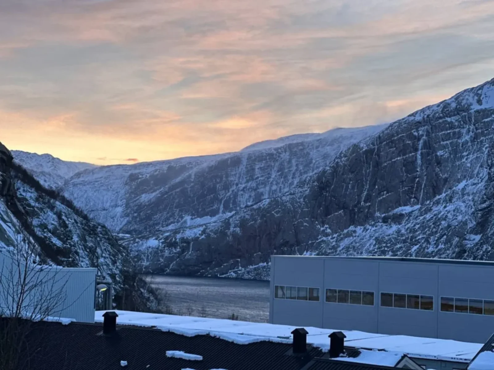 nzc_factory-morning